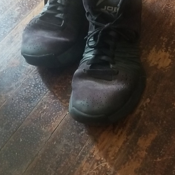 Shoes - Picture 2 of 3